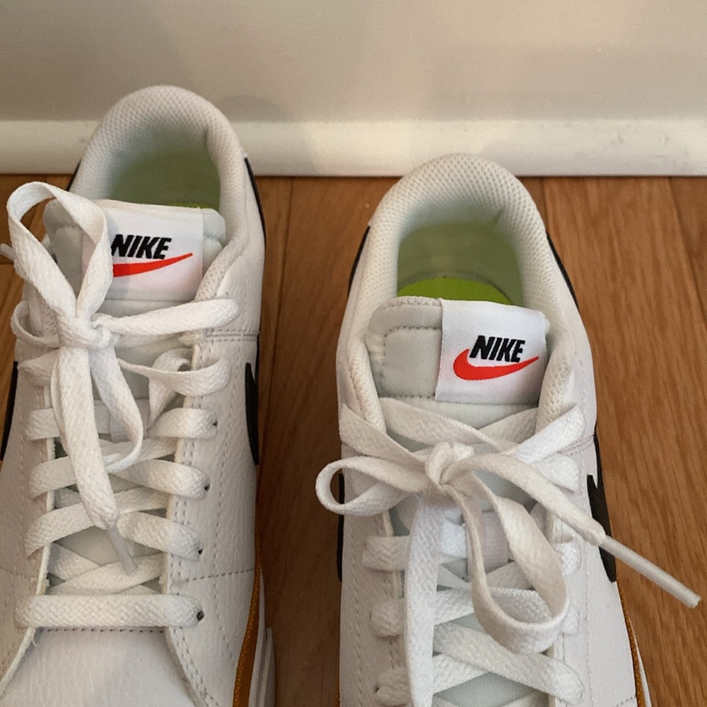 Women’s Nike White, Tan, and Black Sneakers - 8 - Picture 3 of 11